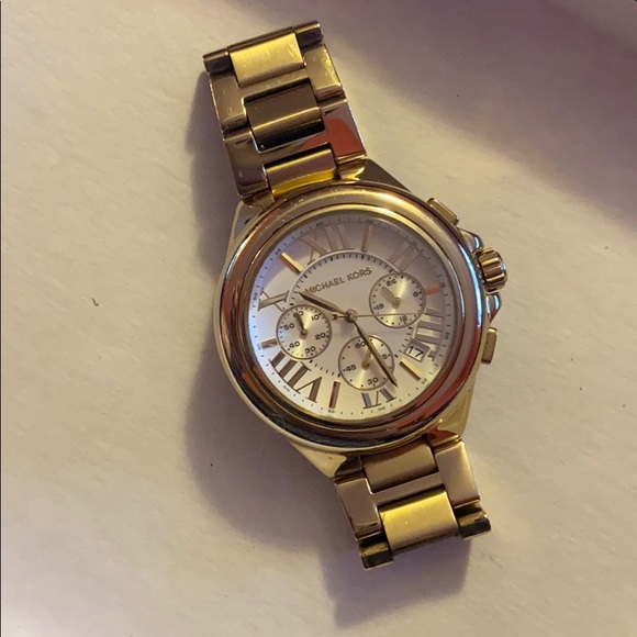 Beautiful gold Michael Kors watch - Picture 2 of 4